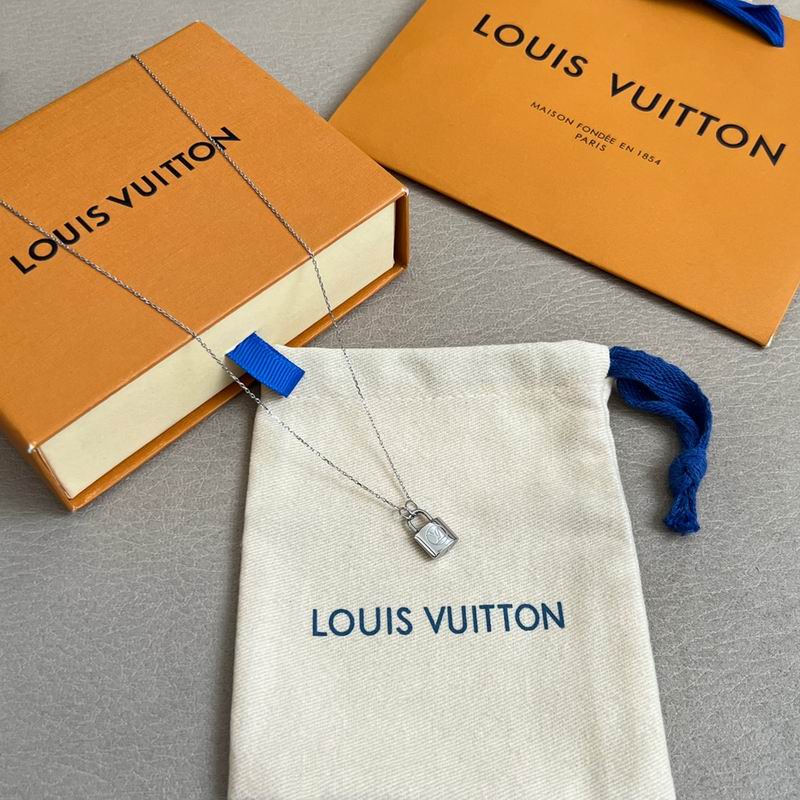 LV Necklace 11yxx78